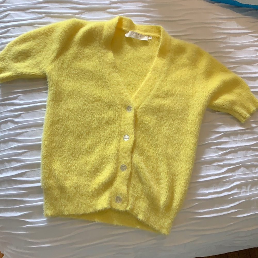 Cute ASTR cropped sweater